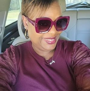 Meet your Posher, Bobbie